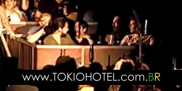 Nova foto: Tokio Hotel assistindo ao show do 30 seconds to mars em Los Angeles, CA (16.09.14)