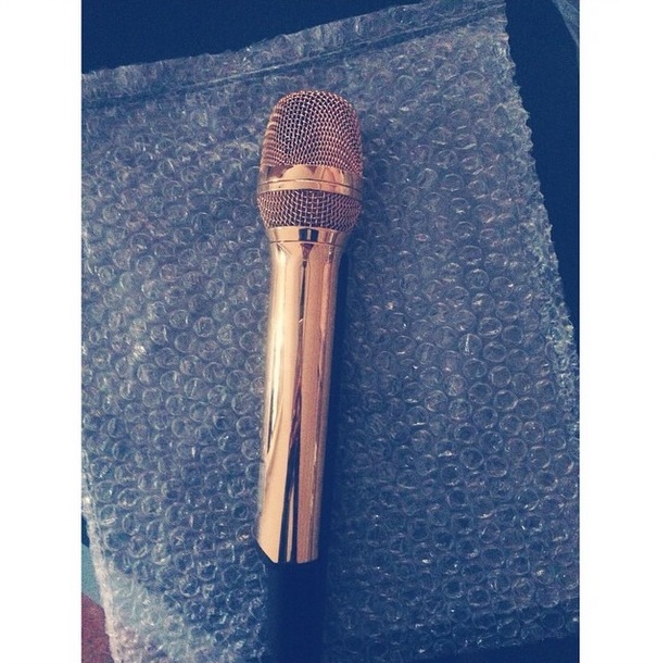 Instagram Bill Kaulitz: Novo Microfone (25.09.14)