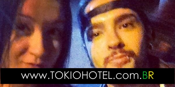 Novas fotos: Bill e Tom Kaulitz ao lado de fã em Los Angeles, Califórnia (28.10.14)