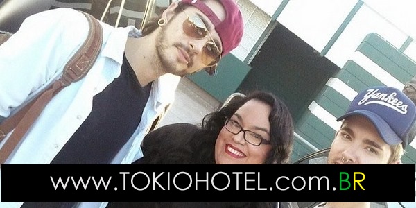 Novas fotos: Bill e Tom Kaulitz ao lado de fã em Santa Monica, Estados Unidos (18.10.14)