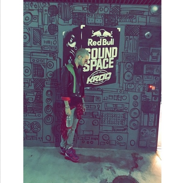 Instagram Bill Kaulitz: Preparando-me para  Kroq (28.10.14)