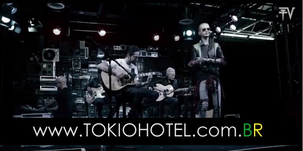 Novo Vídeo: Acústico de “Love who Loves You Back” na KROQ (31.10.14)