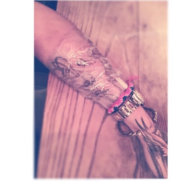 Instagram Bill Kaulitz: Embrulhado (16.12.14)