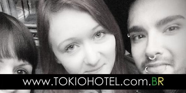 Novas fotos: Bill Kaulitz com fãs em Munique, Alemanha (11.02.15)