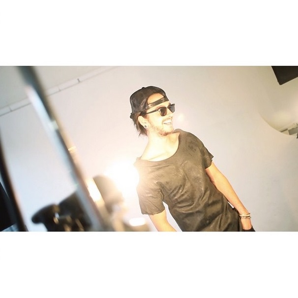 Instagram Bill Kaulitz: “Ajudamos as pessoas com seus problemas sexuais” (18.02.15)