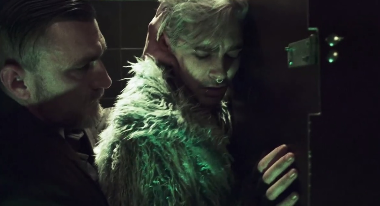 Novo vídeo: Feel It All – versão censurada! (27.03.15)