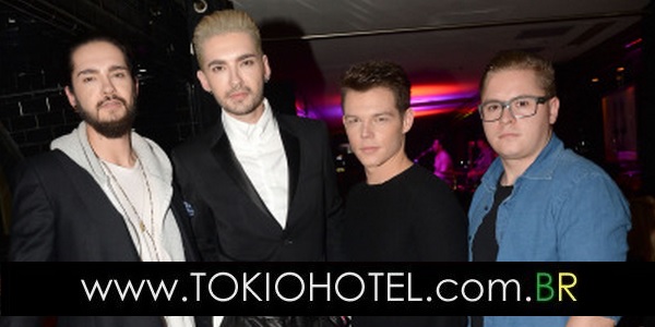 Novas fotos: Tokio Hotel no Paris Fashion Week em Paris, França (10.03.15)