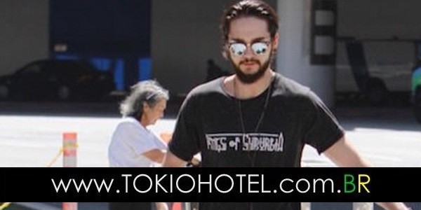 Novas fotos: Bill e Tom Kaulitz chegando em Los Angeles! (29.03.15)