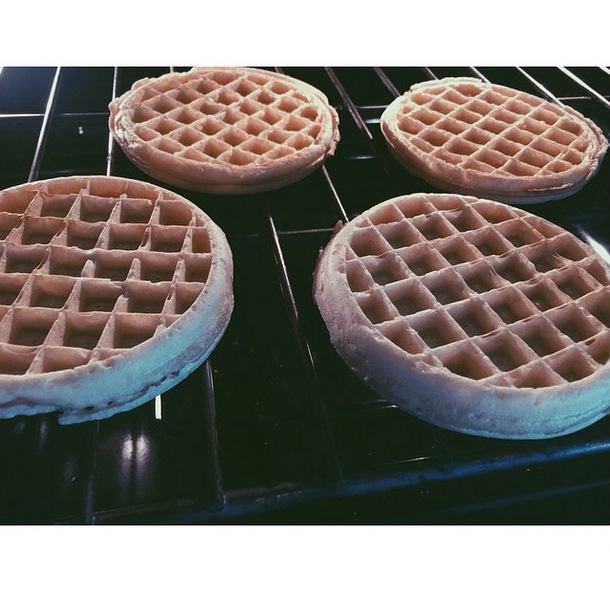 Instagram Bill Kaulitz: Necessidades matinais (03.06.15)