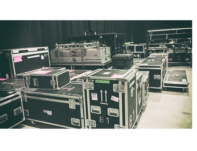 Atualização Tokio Hotel: Empacotando para turnê nos Estados Unidos (26.06.15)
