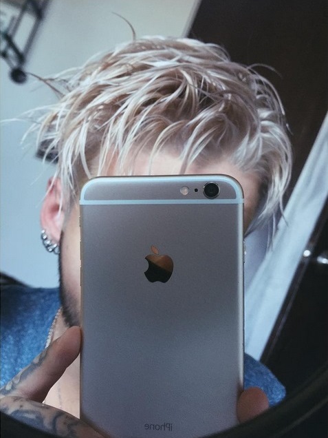 Instagram Bill Kaulitz: Todo branco (12.07.15)