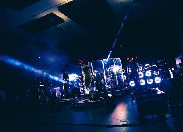 Instagram Bill Kaulitz: Está preparada, América? (24.05.15)