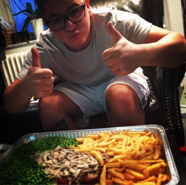 Instagram Gustav Schäfer: Meu pequeno schnitzel de hoje (12.07.15)