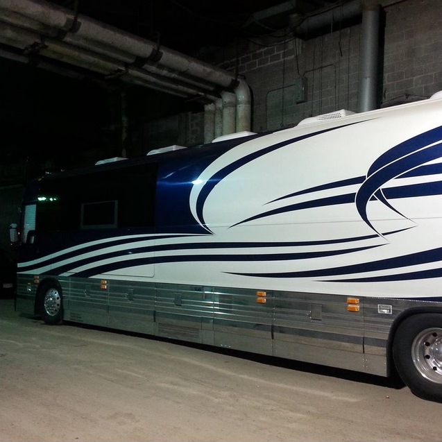Instagram Digital Bus: Ônibus da turnê do Tokio Hotel! (05.08.15)