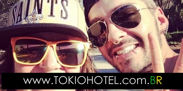Nova Foto: Bill Kaulitz ao lado de fã em Los Angeles, Califórnia (06.09.15)