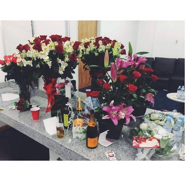 Instagram Bill Kaulitz: Flores de aniversário (01.09.15)