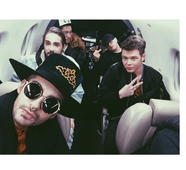 Instagram Bill Kaulitz: O mais apertado avião particular (24.10.15)