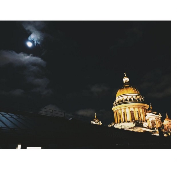 Instagram Bill Kaulitz: Olá São Petersburgo (26.10.15)