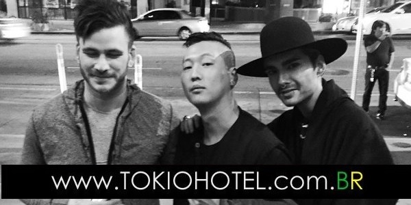 Novas fotos: Bill Kaulitz com amigos no hotel The Line em Los Angeles, Califórnia (14.11.15)