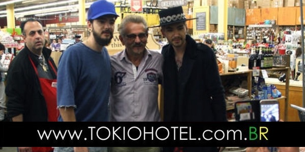 Novas fotos: Bill e Tom Kaulitz fazendo compras em Los Angeles, Califórnia (09.12.15)