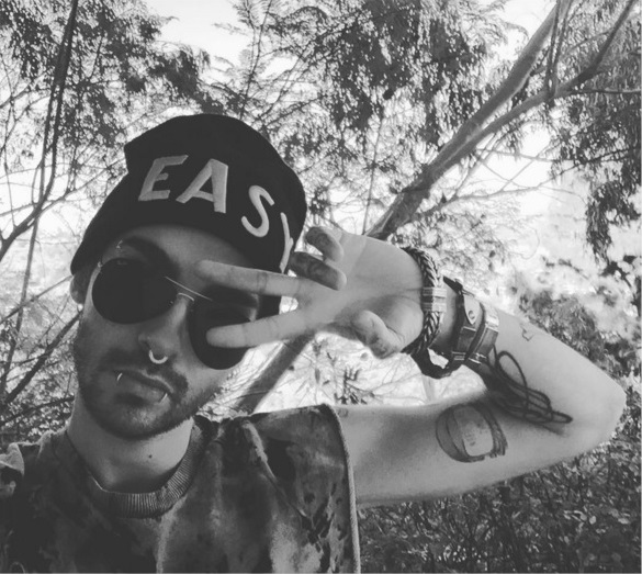 Instagram Bill Kaulitz: Fácil (07.02.16)