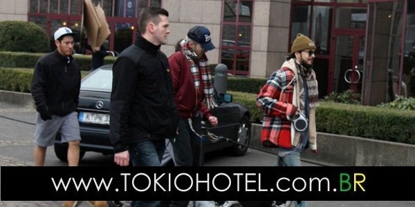 Novas fotos: Bill e Tom Kaulitz em Colônia, Alemanha (??.03.15)