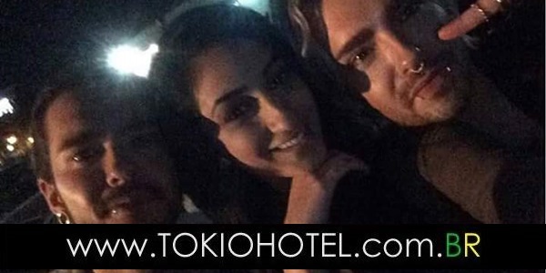 Nova foto: Bill e Tom Kaulitz com fã na Califónia (21.05.16)