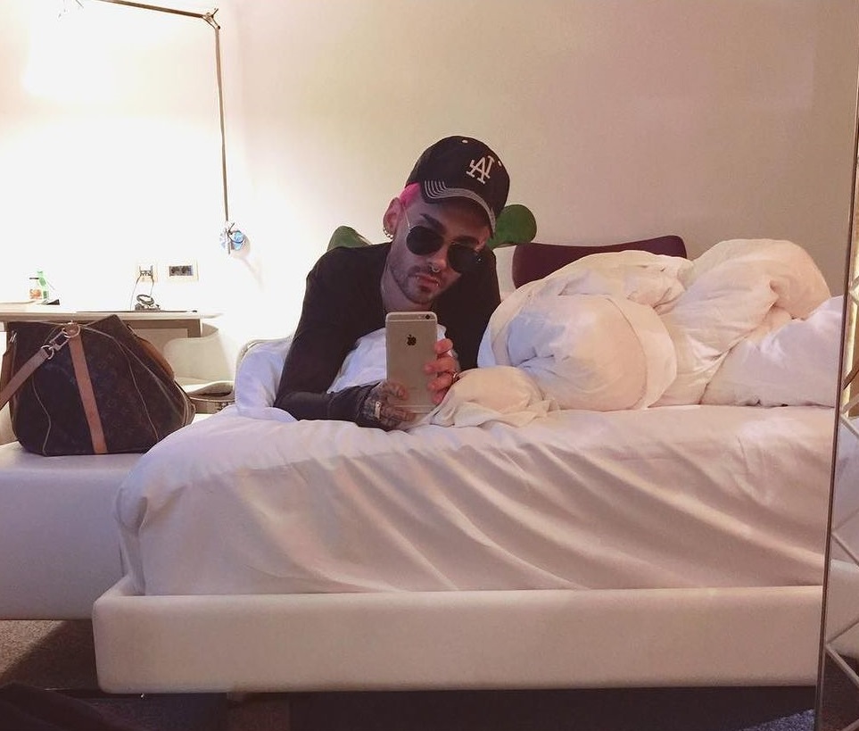 Instagram Bill Kaulitz: Preso entre os fusos horários (04.10.16)