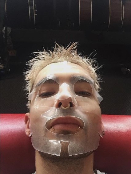 Instagram Bill Kaulitz: Mantendo-me novo (08.02.17)