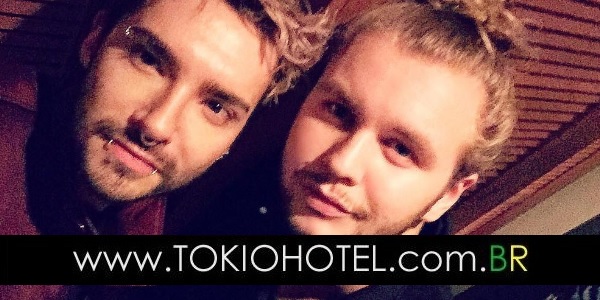 Nova foto: Bill Kaulitz com fã em Berlim, Alemanha (06.05.17)