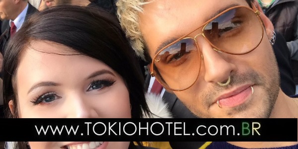Novas fotos: Bill e Tom Kaulitz com fã em Bremen, Alemanha (15.09.17)